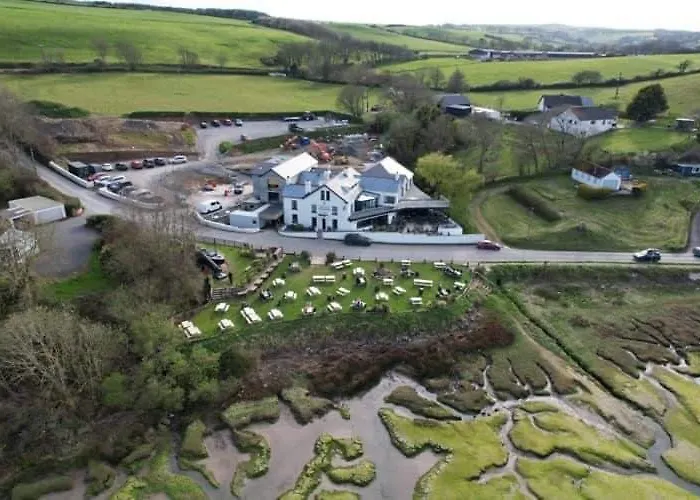 The Teifi Waterside Hotel